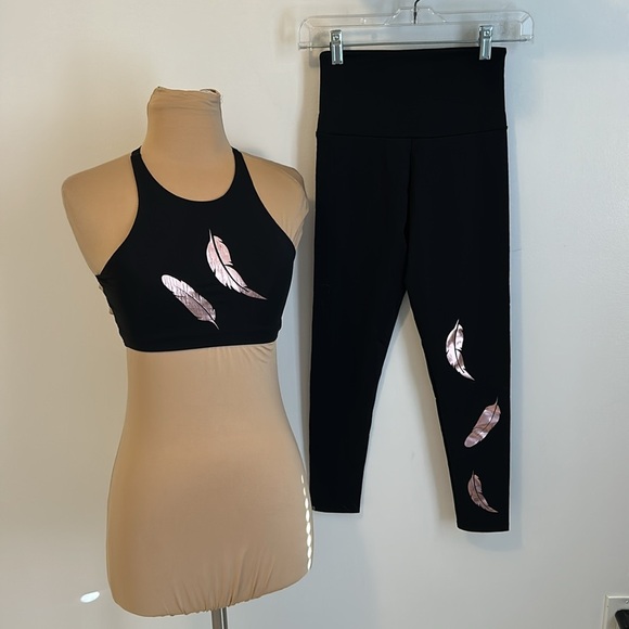 Onesie Flow High Rise Capri Leggings/ Lattice Back Sports Bra Set - Picture 1 of 11